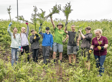 Youth rangers after bracken pulling at Coopers Hill